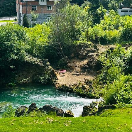 Apart Cobras Jajce Ngoại thất bức ảnh