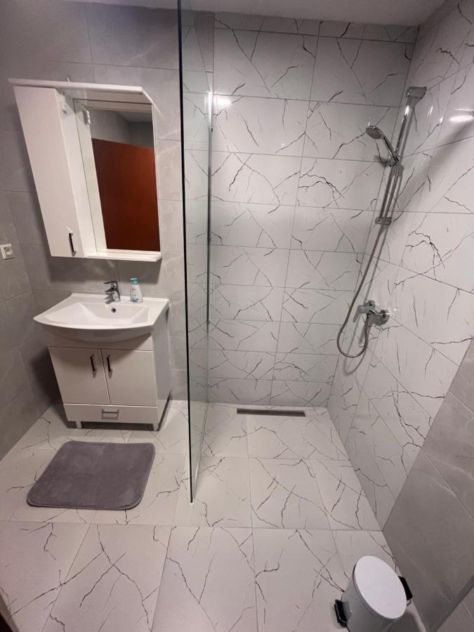 Apart Cobras Jajce Ngoại thất bức ảnh
