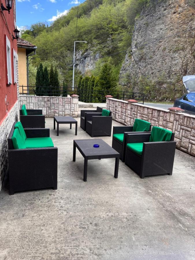 Apart Cobras Jajce Ngoại thất bức ảnh