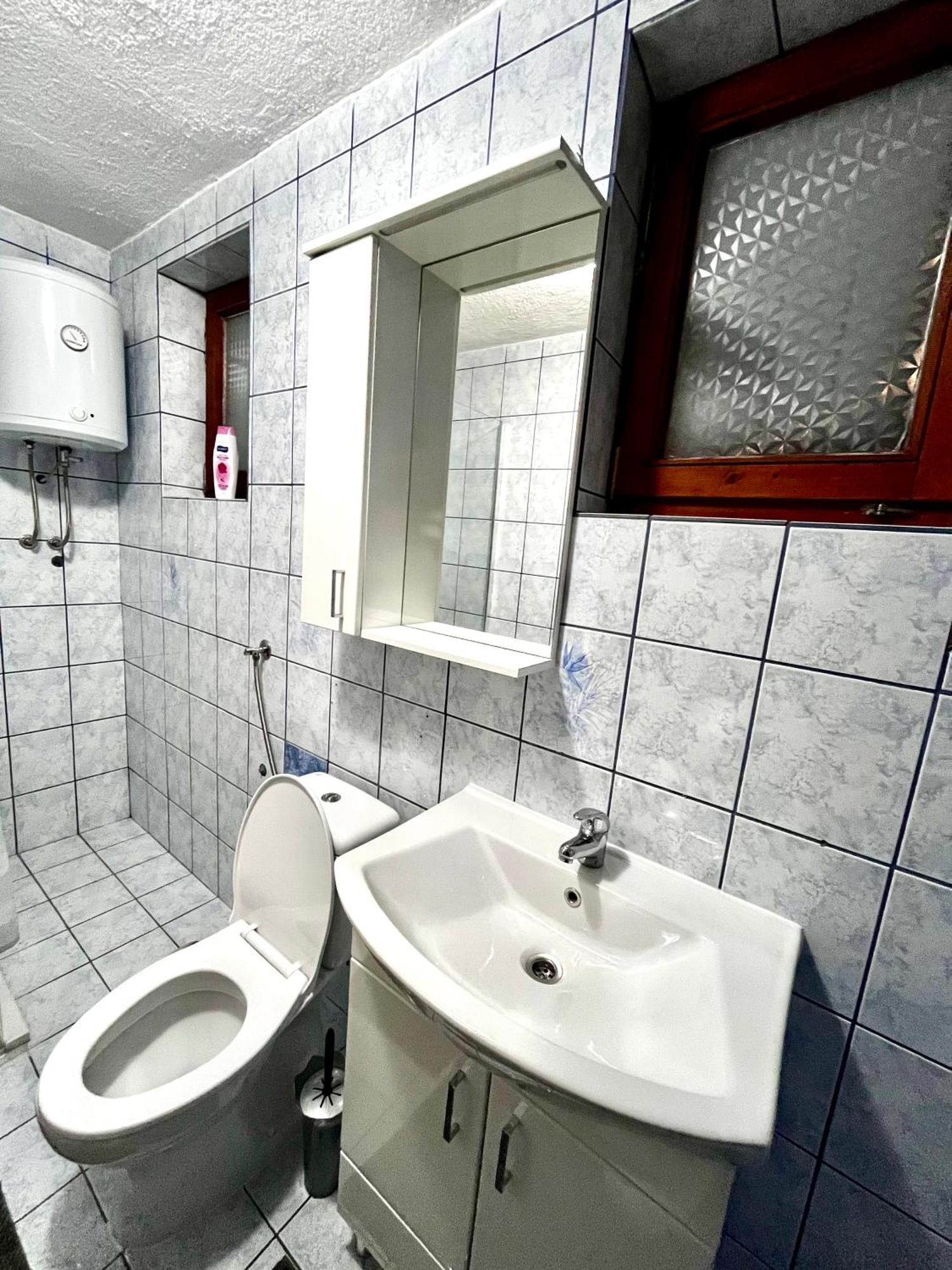 Apart Cobras Jajce Ngoại thất bức ảnh