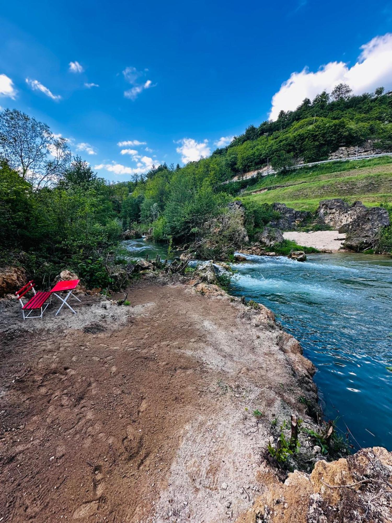 Apart Cobras Jajce Ngoại thất bức ảnh